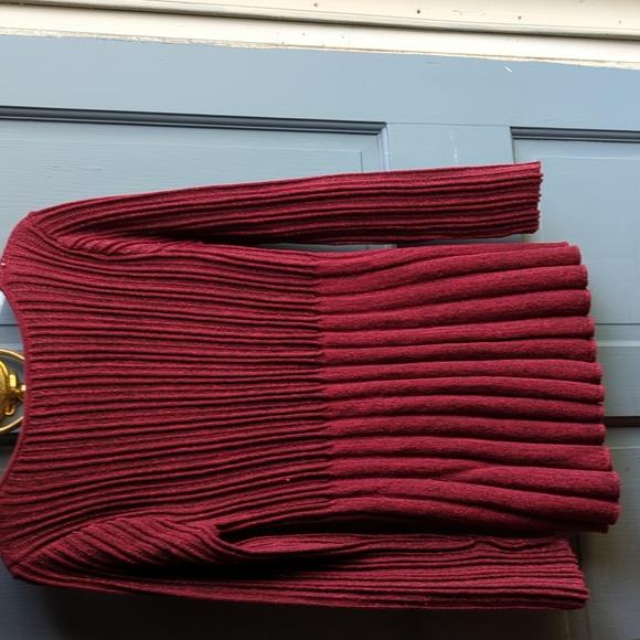 Skye's The Limit Sweater - Picture 6 of 7